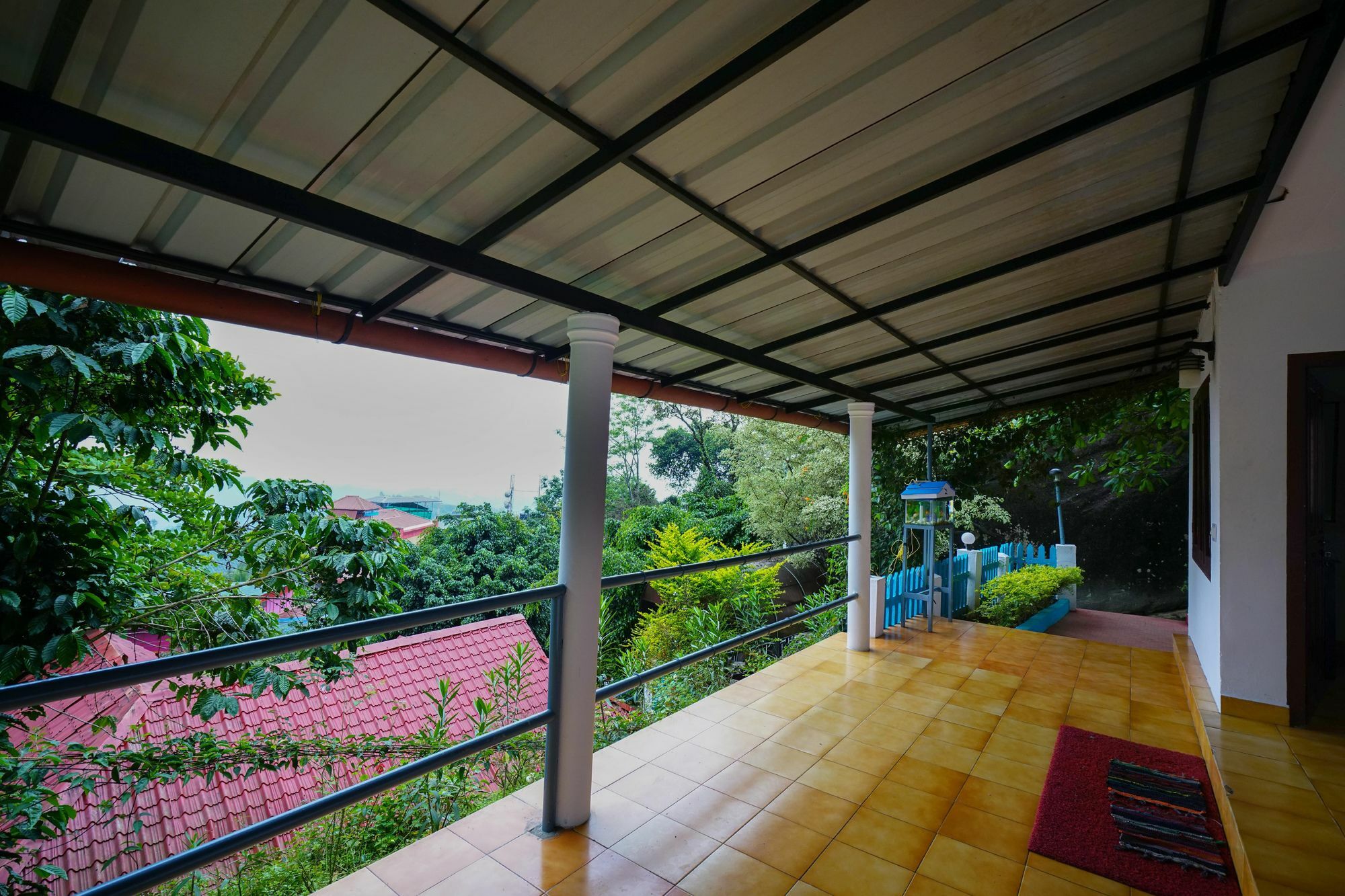 Oyo 10262 Hotel Munnar Rock Exterior photo